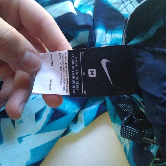 Nike Glow Diverge 9" Board Shorts Swim Trunks, Blues, Size Large - Picture 7 of 13